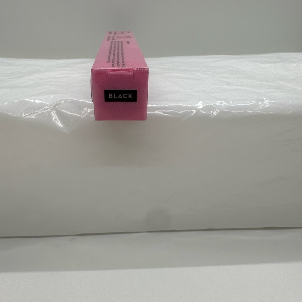 3/$15 🌼 The Crème Shop Lovely Lift Pink Mascara - Picture 3 of 4
